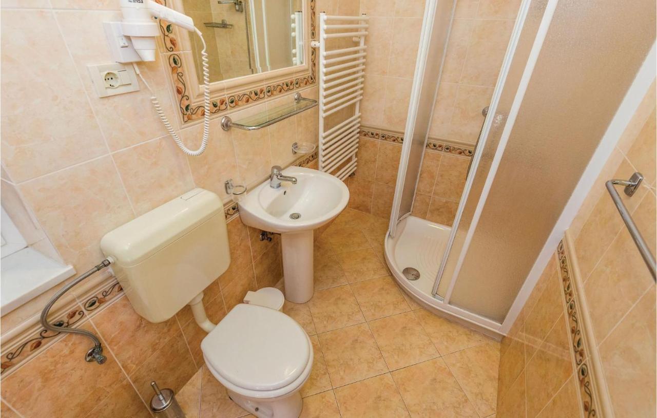 Apartmán 1 Bedroom Awesome In Mošćenička Draga