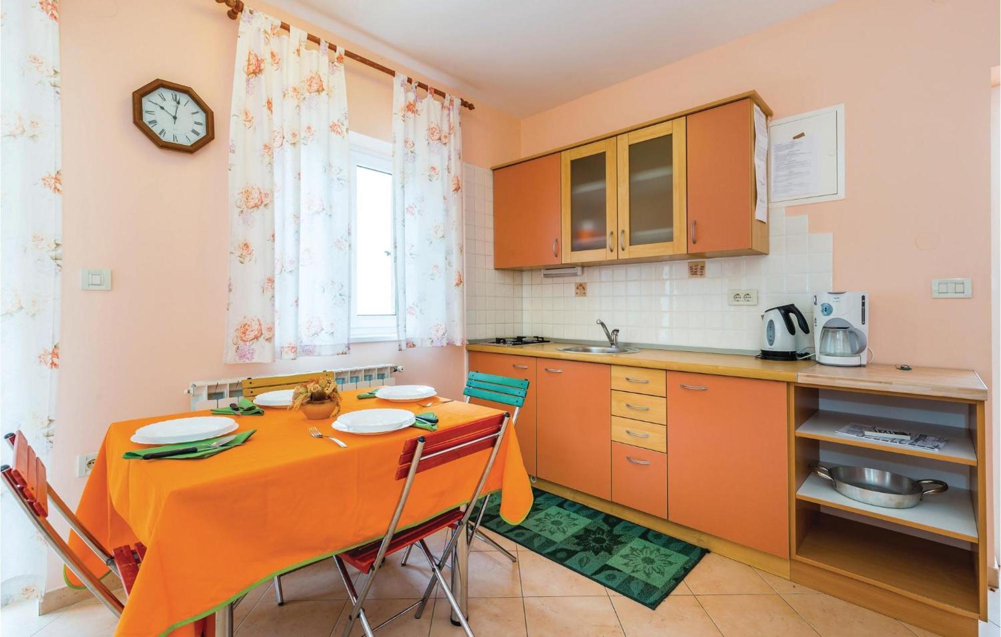 Apartmán 1 Bedroom Awesome In