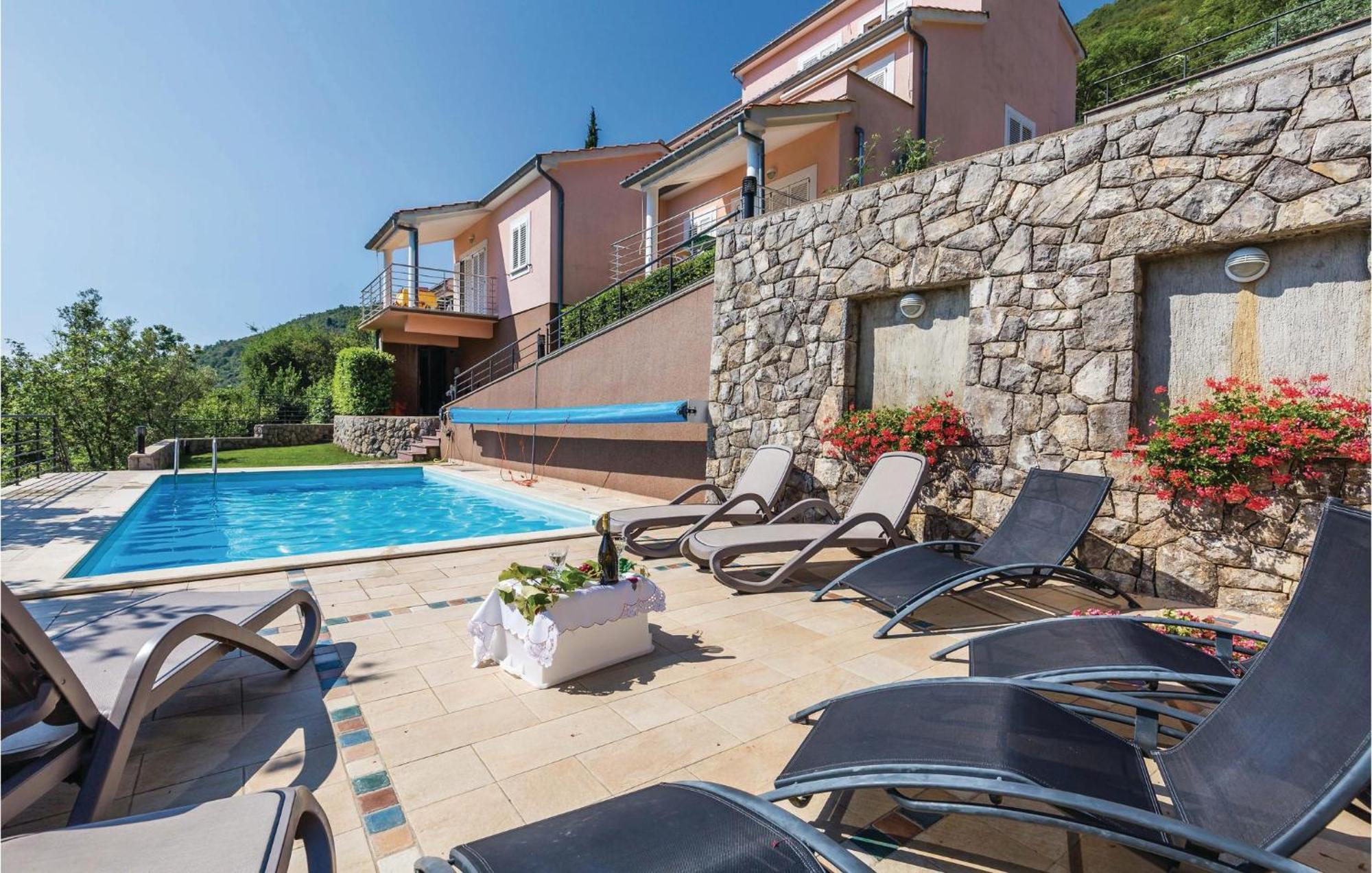 1 Bedroom Awesome In * Mošćenička Draga